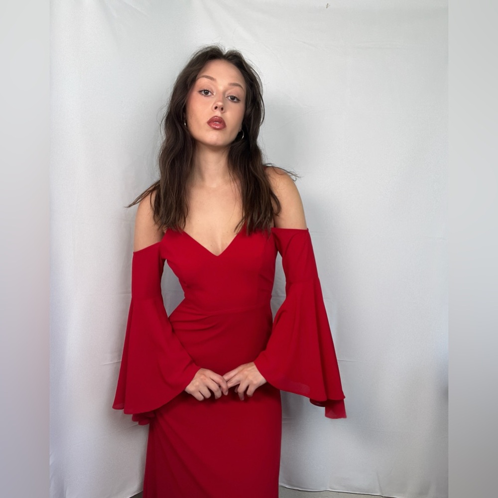 Lulu’s red dress